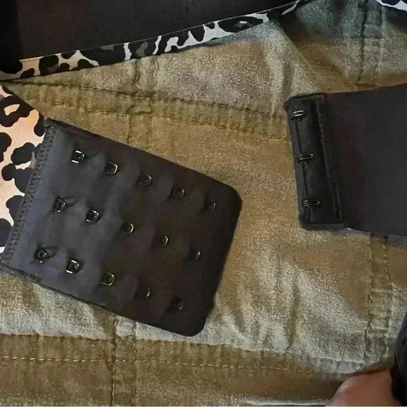 Knix Leopard Print Wing Woman, Size 8, Wireless Molded Cup Bra - Picture 4 of 7